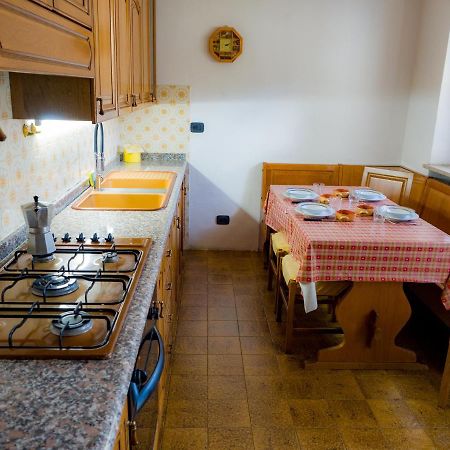 Appartamento Ai Piedi Del Gran Paradiso Saint-Pierre Bagian luar foto
