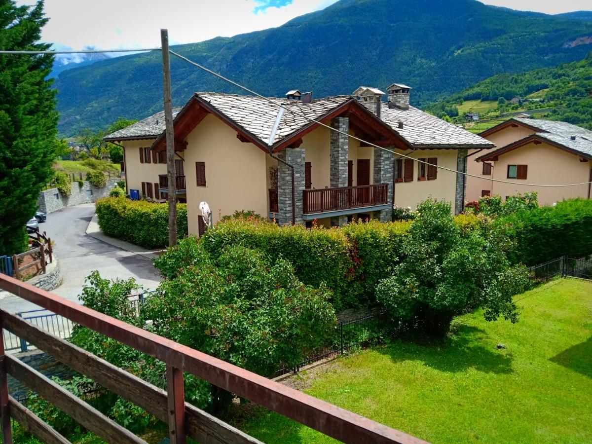 Appartamento Ai Piedi Del Gran Paradiso Saint-Pierre Bagian luar foto